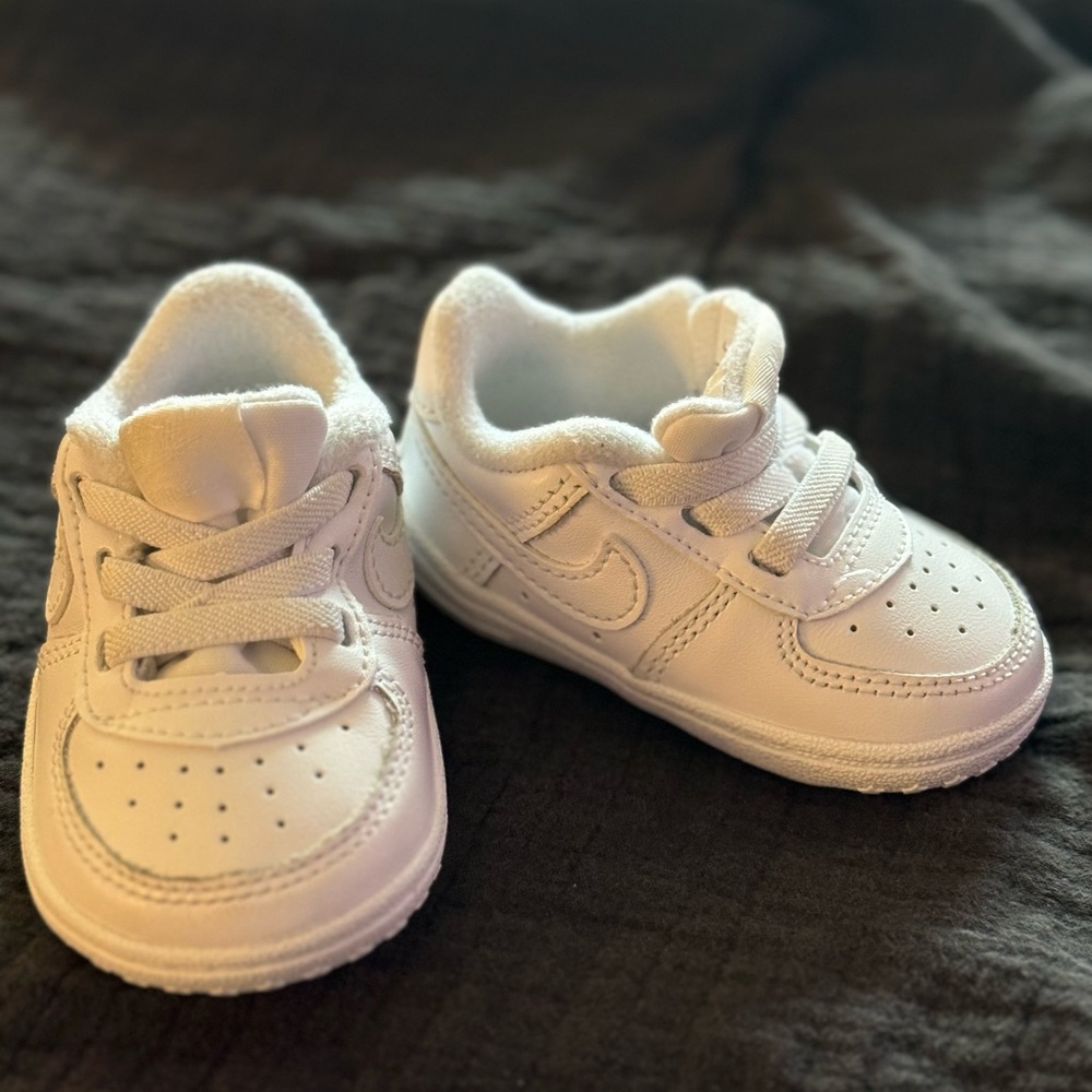Nike Air Force crib shoe, 2c